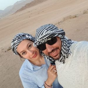 Meet your Posher, Mona